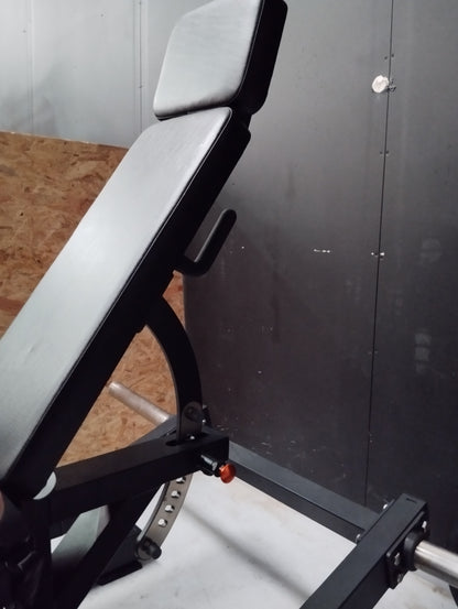 Incline Glute Abductor (Seatbelt)